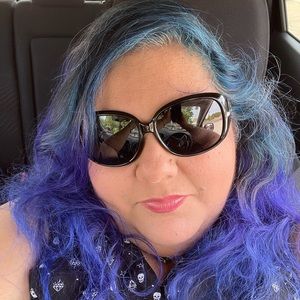 Meet your Posher, Raquel